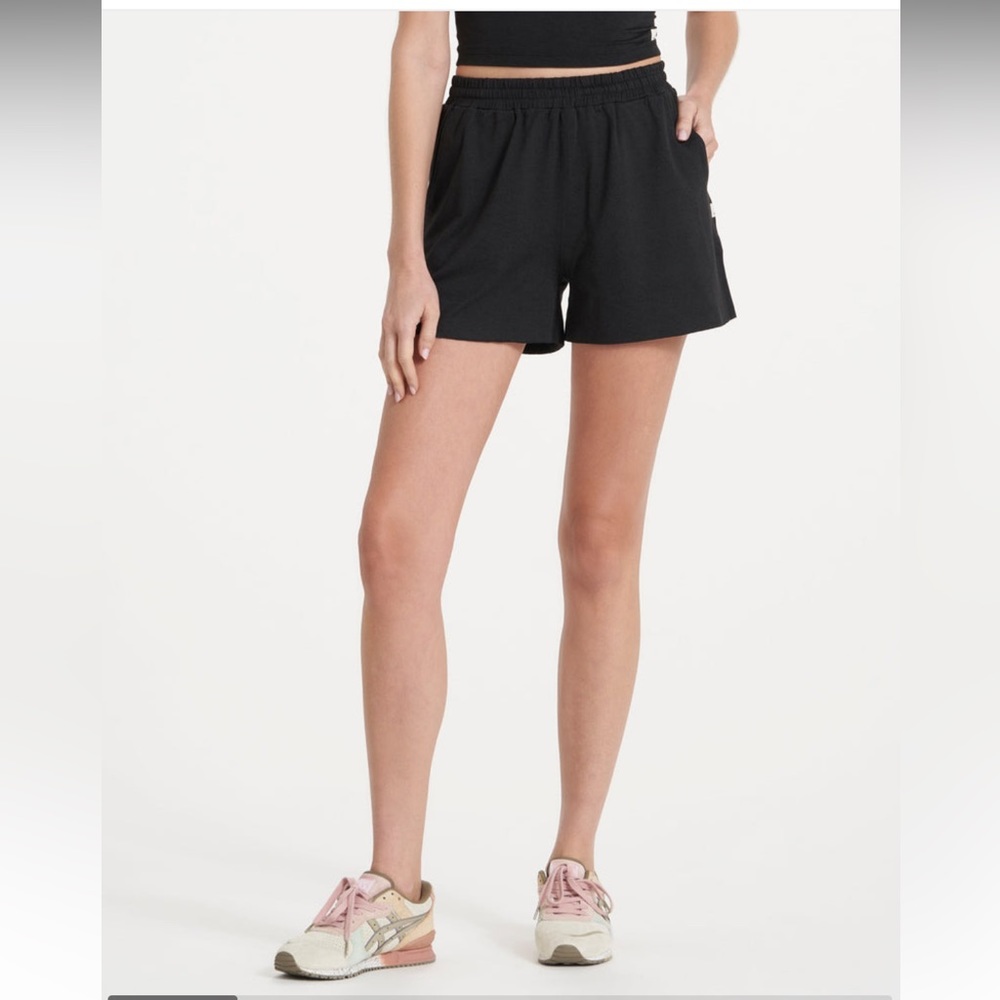 Vuori Boyfriend Shorts